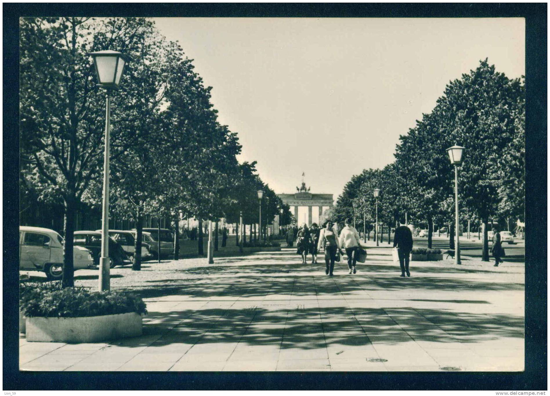 56026 BERLIN - UNTER DEN LINDEN , BRANDENBURGER TOR - Deutschland Germany Allemagne Germania - Porte De Brandebourg