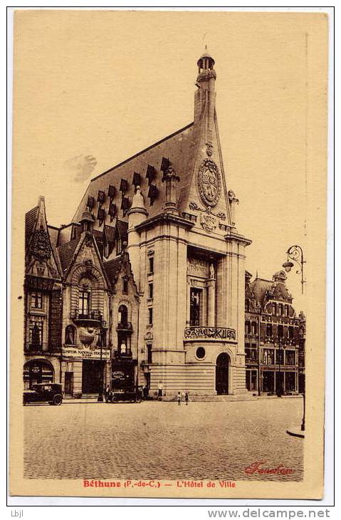 BETHUNE , L' Hôtel De Ville , CPA ANIMEE , 1935 - Bethune