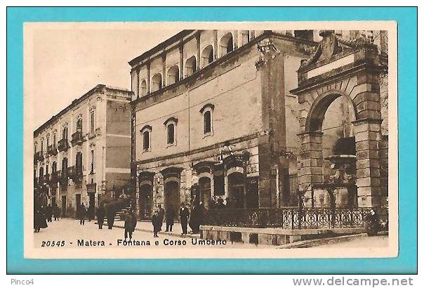 MATERA FONTANA E CORSO UMBERTO I CARTOLINA FORMATO PICCOLO  VIAGGIATA NEL 1935 - Matera