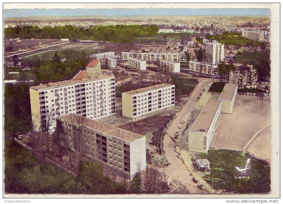 Gironde...33...Mérignac. .Ecole  Et Résidence Joliot Curie....voir Scan Et/ou Annotation - Merignac