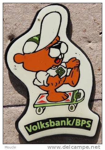 BPS / VOLKSBANK - CASTOR SUR UNE PLANCHE A ROULETTES - CASQUETTE - Banques