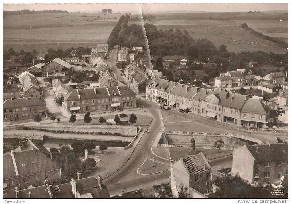 CPSM EN AVION AU DESSUS DU CHESNE VUE GENERALE ROUTE CHARLEVILLE 08 ARDENNES - Le Chesne