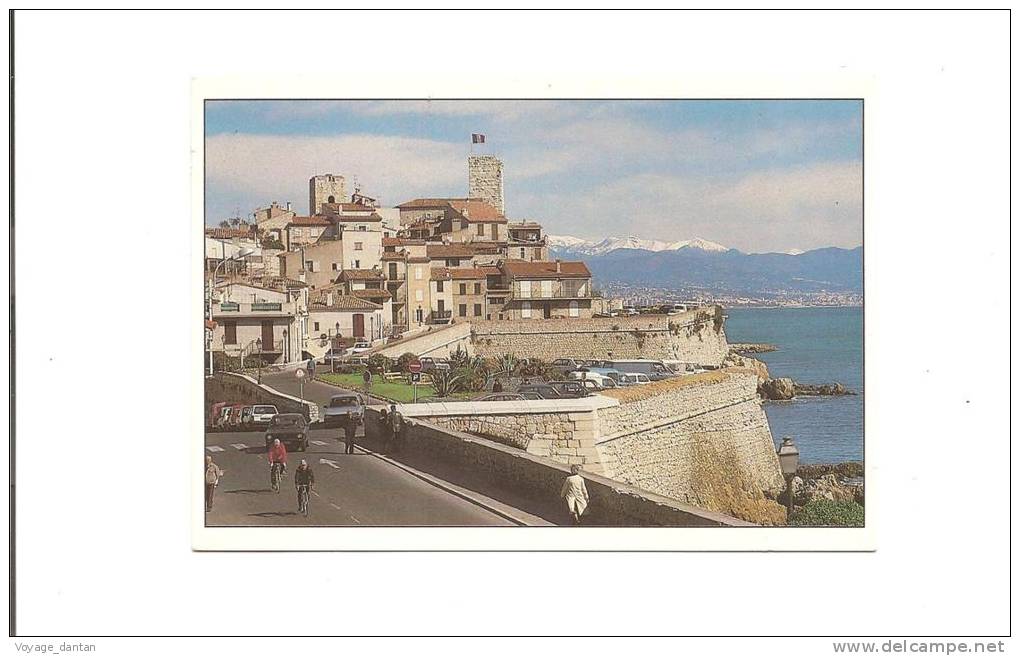 CP, 06, Antibes, Les Remparts, 1988, Voyagée - Antibes - Les Remparts