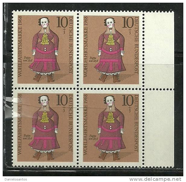 Germany Alemanha Deutschland 1968 Dolls German Natl Museum Block Of 4 MNH Complete Serie - Bambole