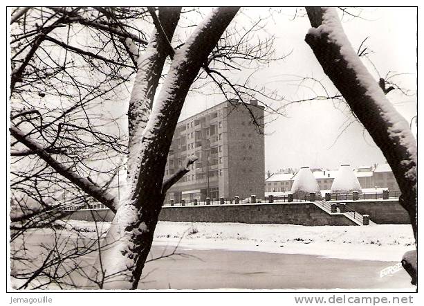 SARREGUEMINES  Sous La Neige 57 - La Sarre Gelée, Les Anciens Fours De La Faïencerie - 6710 - K-1 - Freyming Merlebach