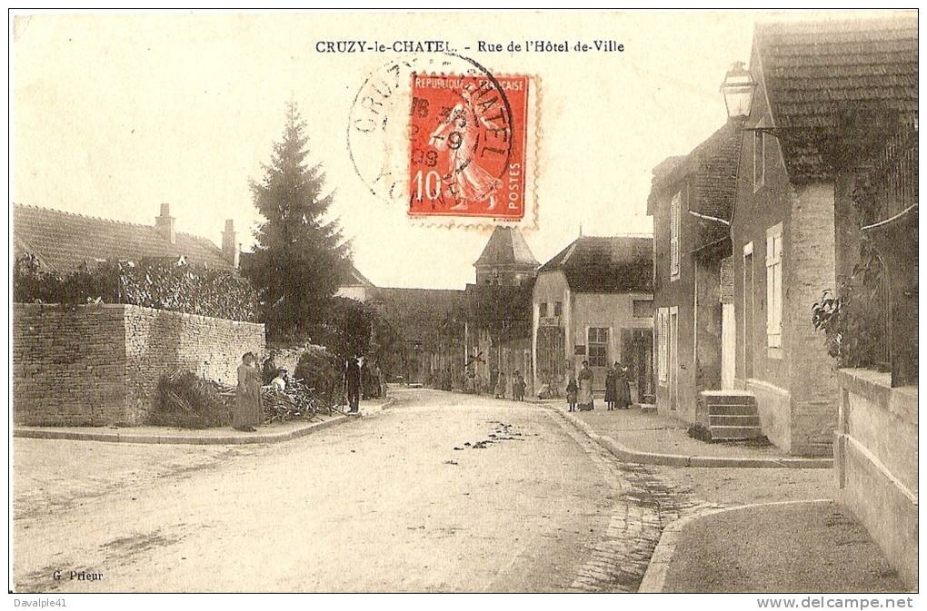 89 CRUZY LE CHATEL RUE DE L'HOTEL DE VILLE  BON ETAT VOIR SCAN - Cruzy Le Chatel