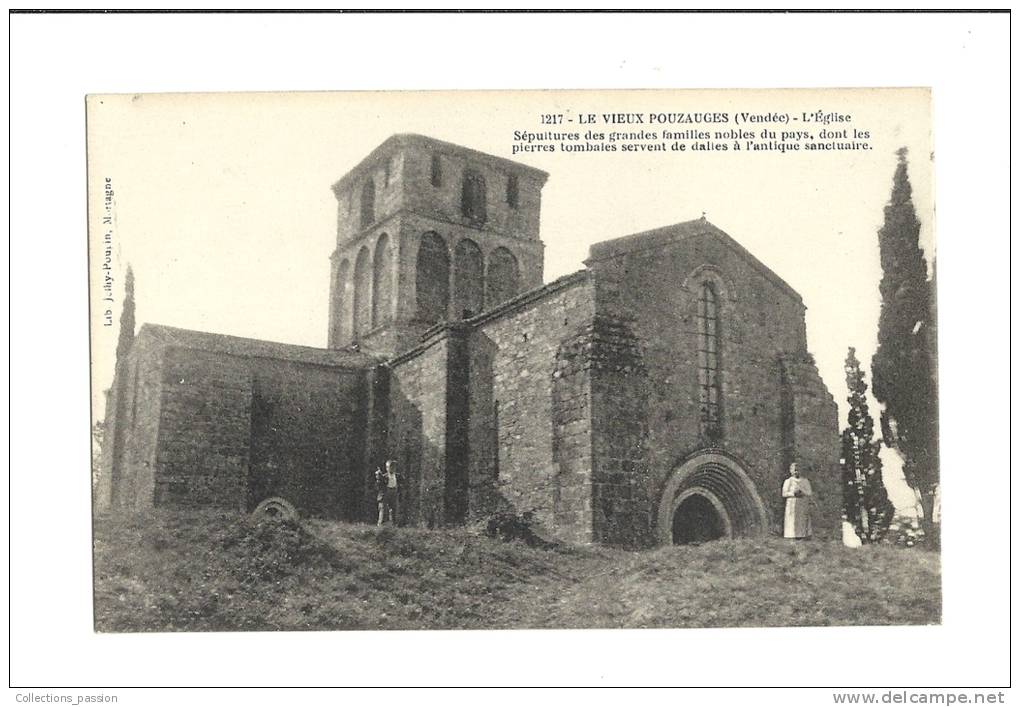 Cp, 85, Le Vieux Pouzauges, L'Eglise - Pouzauges