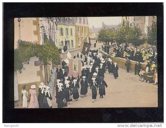 Moëlan Sur Mer La Procession De Lanriot L'arrivée à L'église Du Bourg édit.combier Couleur , Animée Religion - Moëlan-sur-Mer