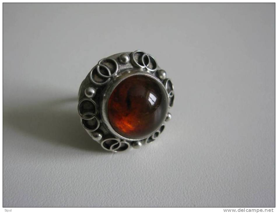 Bague Argent Et Ambre Taille De L Anneau 58 D Après Baguier Travail Polonais  TBE - Autres & Non Classés