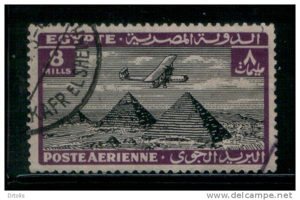 EGYPT / 1933 / AIRMAIL / AIRPLANE / HANDLEY PAGE H.P.42 OVER PYRAMIDS / POST MARK / KAFR EL SHEIKH / VF USED . - Usados