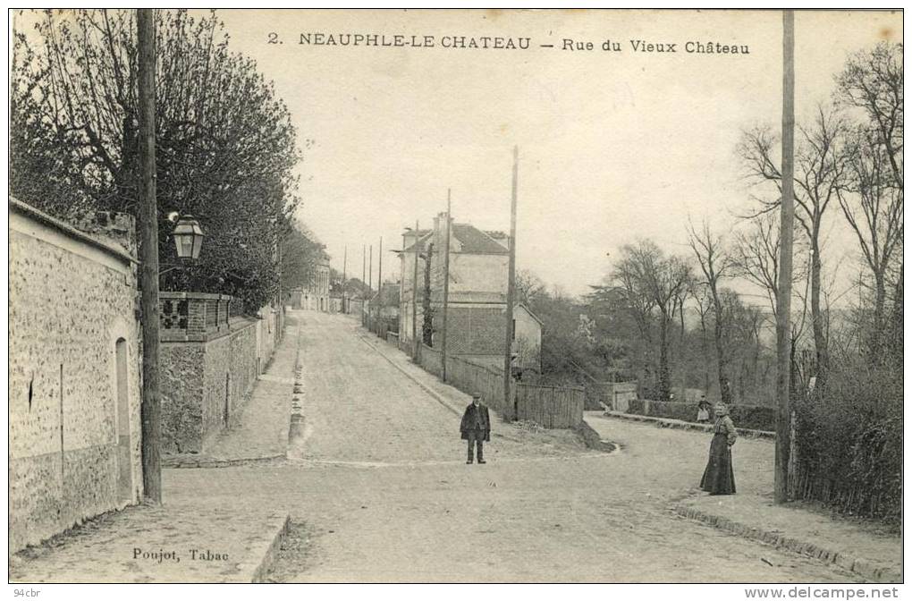 CPA (78)  NEAUPHLE LE CHATEAU    Rue Du Vieux Chateau - Neauphle Le Chateau