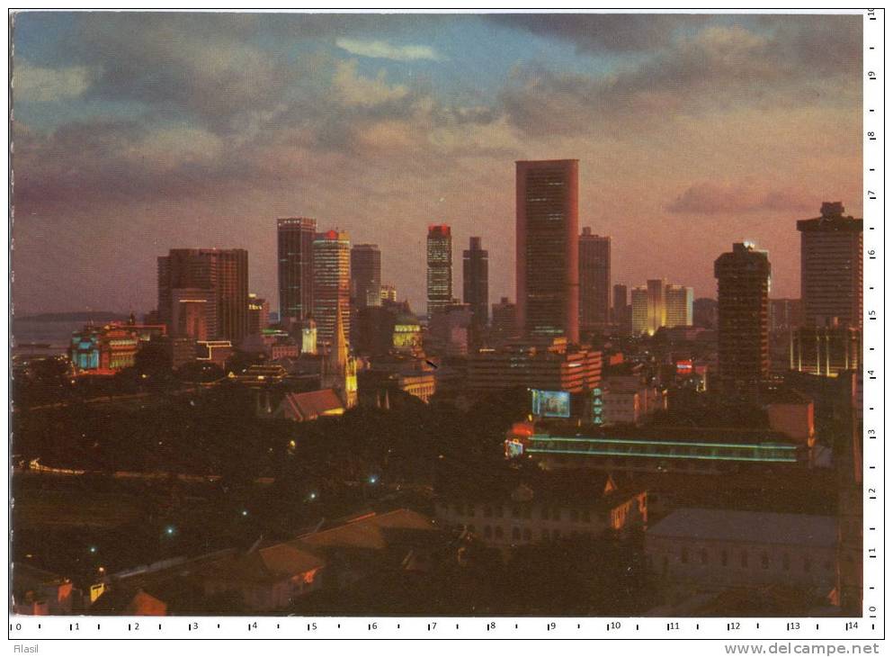 SI53D Singapore Malesia  Vista Notturna Dei Grattacieli Moderni Post Card Nuova Anni 80 - Malaysia