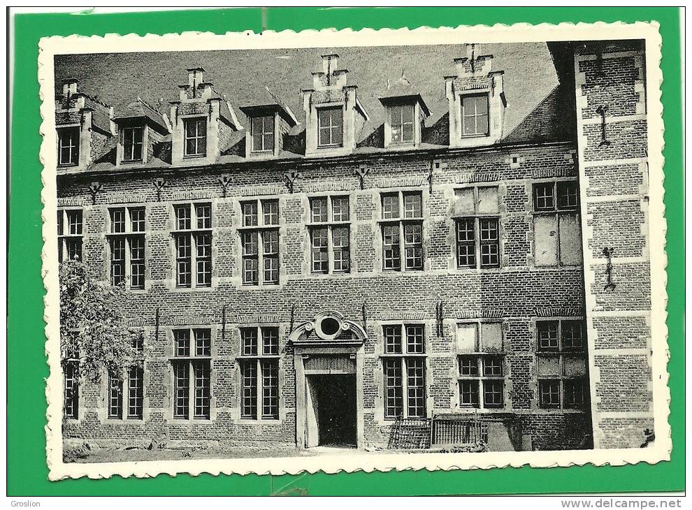 CHATEAU FEODAL DE LAARNE - FACADE DE LA COUR - XVII SIECLE - MUSEE D'ARMES OUVERT AU PUBLIC - Laarne