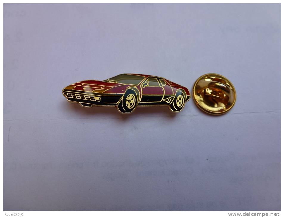 Auto Ferrari , Dimensions : 10 X 32 Mm , En époxy , Fond Doré , Verso Quadrillé - Ferrari