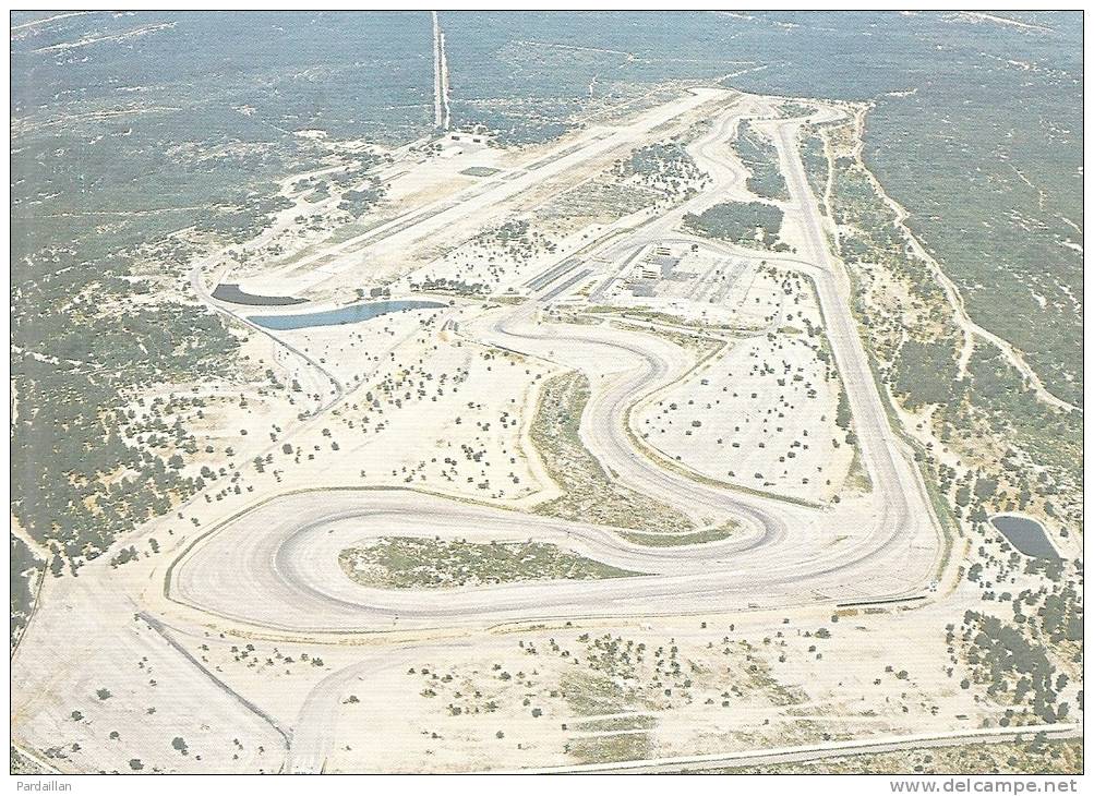 83. LE CASTELLET.  VUE AERIENNE DU CIRCUIT PAUL RICARD. - Le Castellet