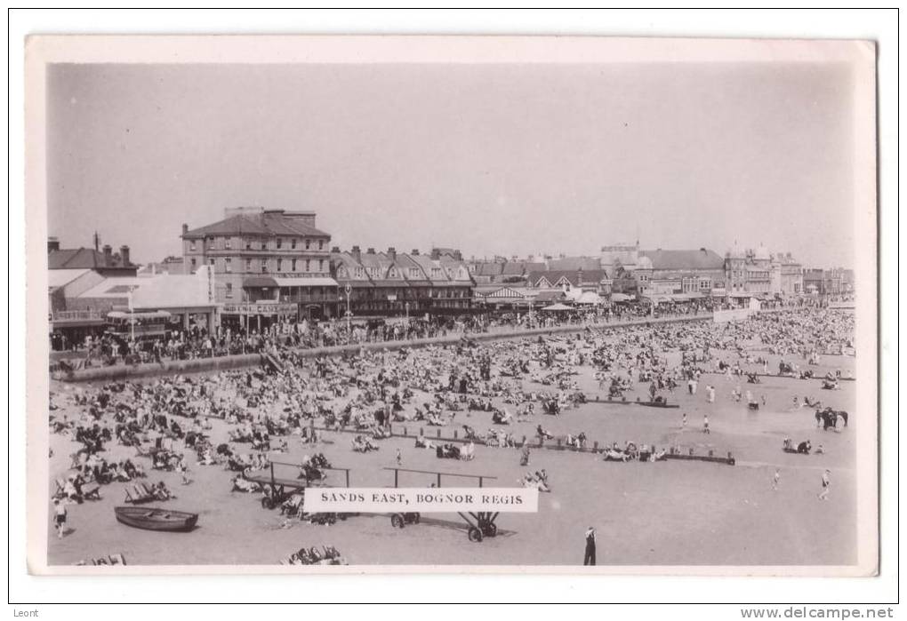 England - Bognor Regis - Sands East  - Beach - Empty Back Side - Bognor Regis