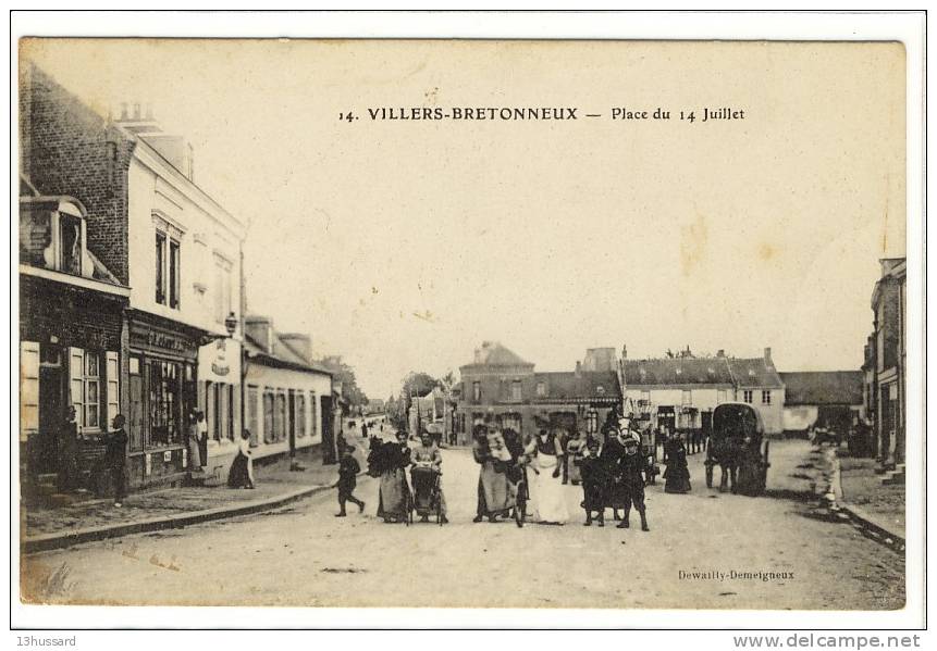 Carte Postale Ancienne Villers Bretonneux - Place Du 14 Juillet - Villers Bretonneux