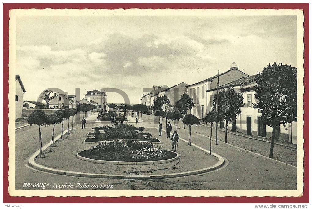 PORTUGAL - BRAGANÇA - AVENIDA JOÃO DA CRUZ - 1940 REAL PHOTO PC - Bragança