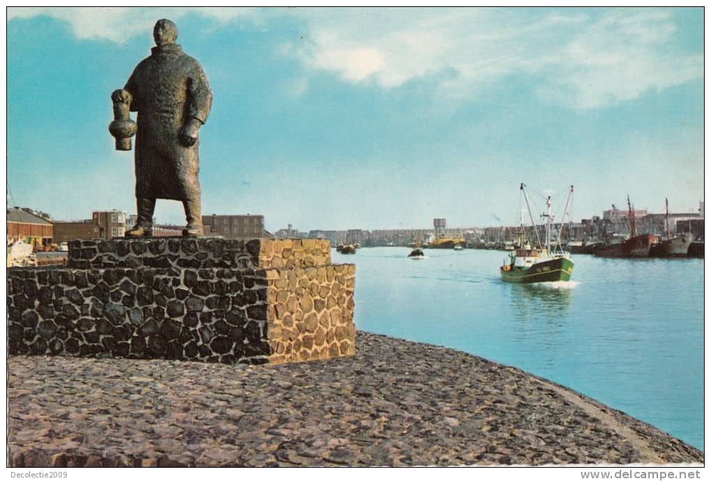 ZS32819 Holland Ijmuiden Vissesmonument Boats Bateaux Not Used Perfect Shape Back Scan At Request - IJmuiden