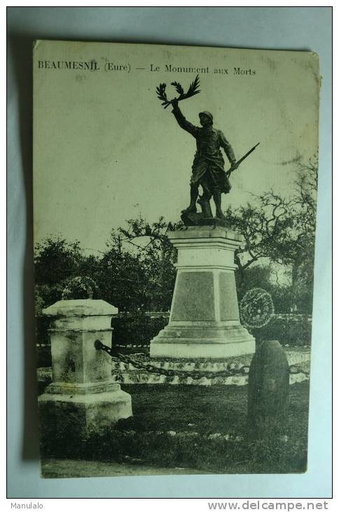 D 27 - Beaumesnil - Le Monument Aux Morts - Beaumesnil