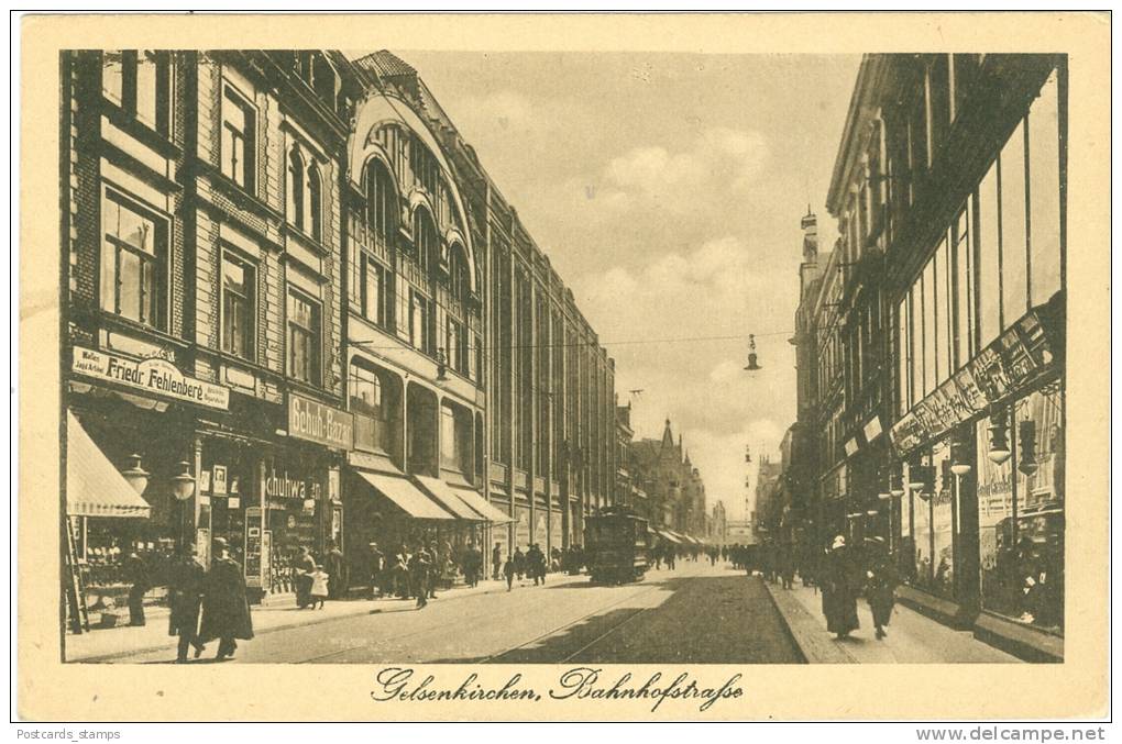 Gelsenkirchen, Bahnhofstrasse Mit Waffengeschäft Fehlenberg Und Schuh-Bazar, Um 1920/30 - Gelsenkirchen