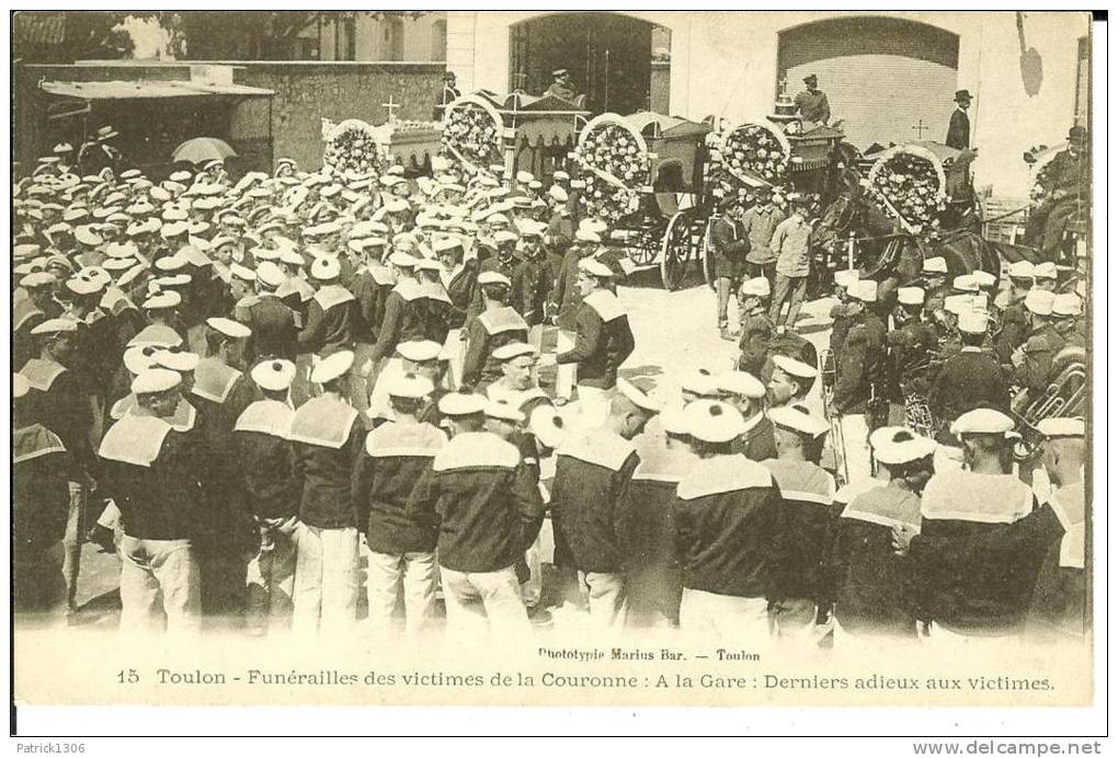 CPA  Funérailles Des Victimes De La Couronne, à La Gare  0517 - Funeral