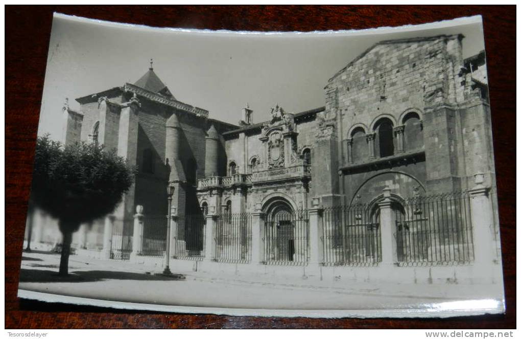 ANTIGUA FOTO POSTAL DE LEON, COLEGIATA DE SAN ISIDORO, N. 27, ED. L. ROISIN, NO CIRCULADA. - León