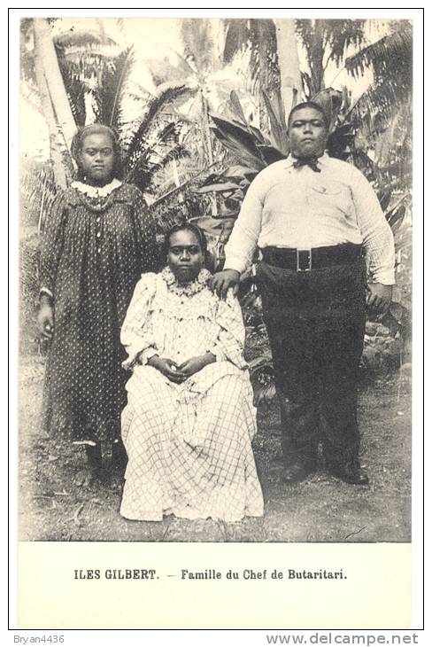 Iles Gilbert -Famille Du Chef De Butaritari - Kiribati - CPA En PARFAIT ETAT  (voir Scan) - Kiribati