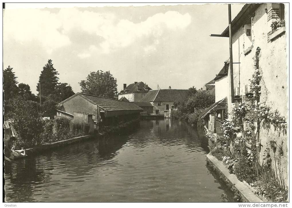 LIGNY-LE-CHATEL    LE LAVOIR - Ligny Le Chatel