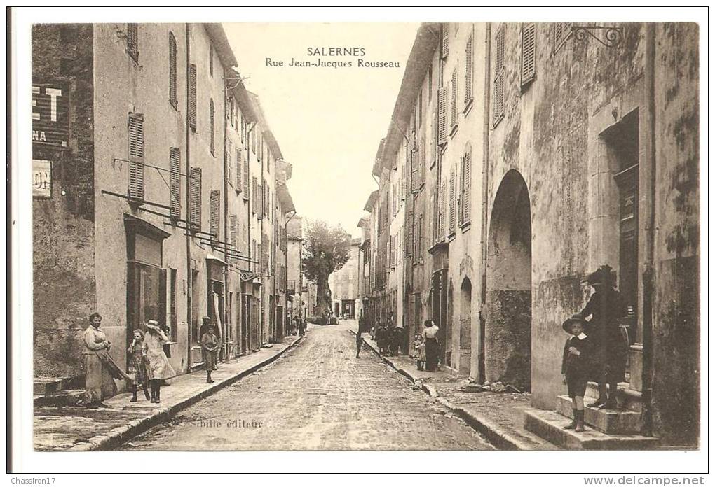 83  -  SALERNES  -  Rue Jean-Jacques-Rousseau -  Animation  Attention ! Les Chapeaux Pourraient S'envoler - Salernes