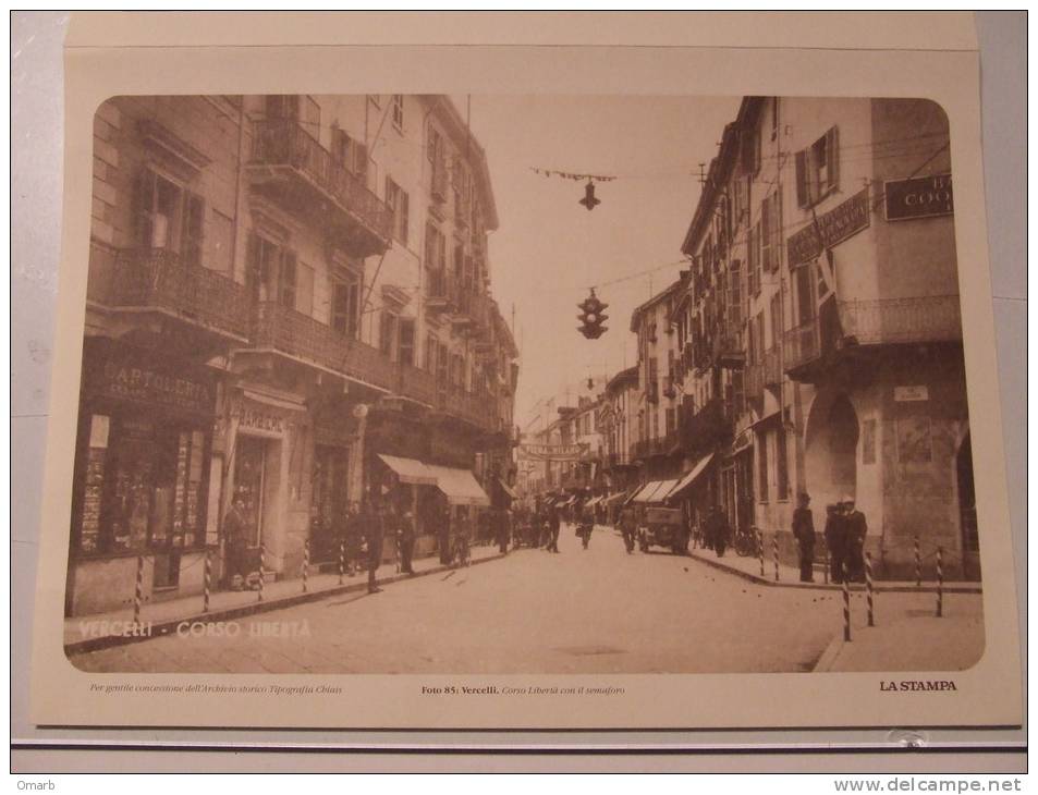 Cart247 Riproduzione Cartolina Epoca, Giornali Storici, Biella, Via Umberto, Vercelli Corso Libertà Semaforo, 1941-50 - Geschiedenis