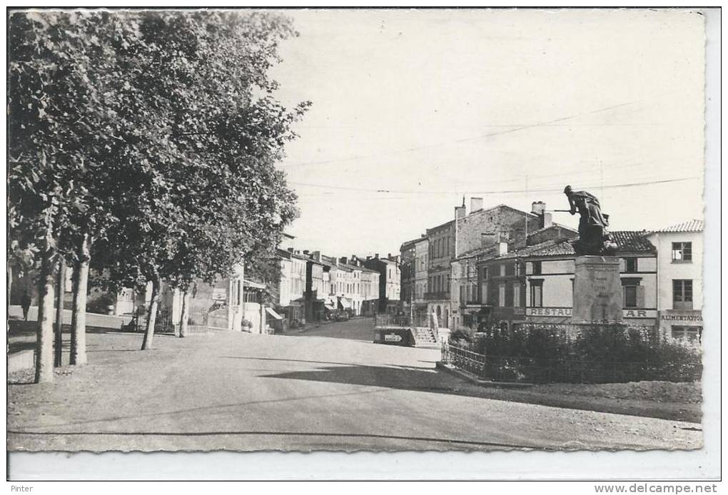 VERDUN SUR GARONNE - Le Monument Aux Morts - Rue Sahuc - Verdun Sur Garonne