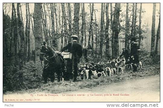 N°22540 -cpa Forêt De Tronçais -la Chasse à Courre-le Lancer Près Le Rond Gardien- - Chasse