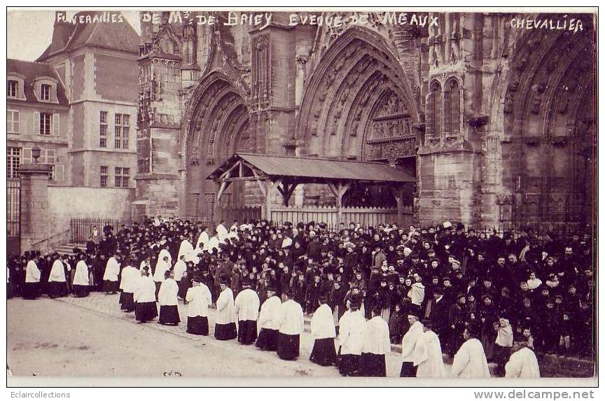 Meaux    77     Funérailles De Mgr  Briey    (carte Photo) - Meaux