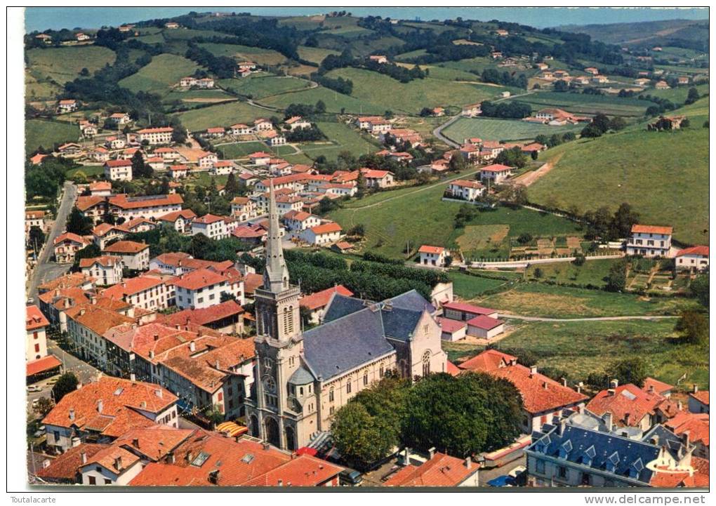 CPSM 64 HASPARREN VUE AERIENNE LE CENTRE ET L EGLISE 1978 Grand Format - Hasparren