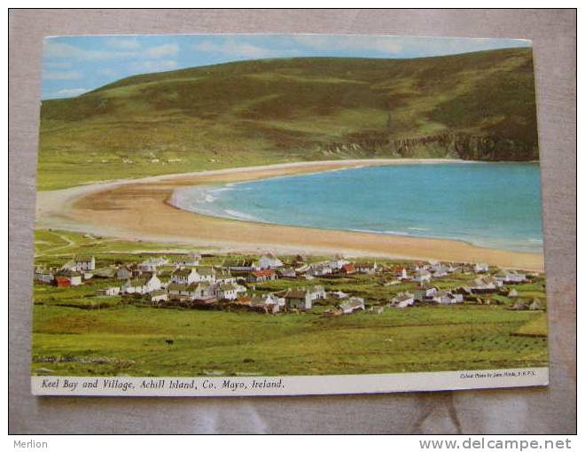 Ireland -  Keel Bay and Village - Achil Island   D78491