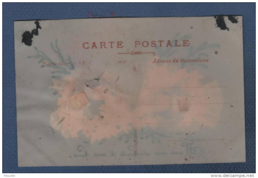 JOLIE CARTE POSTALE PORCELAINE AVEC DECOUPIS - MAINS AVEC LETTRE - NOEUDS - FLEURS ROSES ET MYOSOTIS - Porzellan