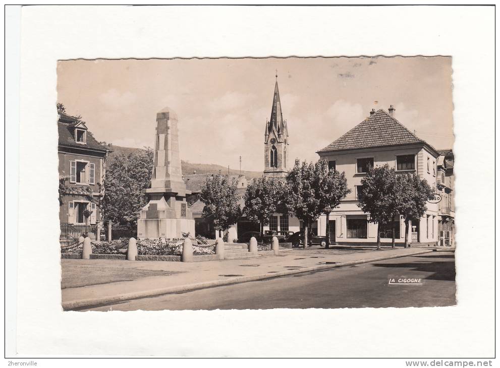 CPSM - CERNAY - Monument Aux Morts - Station Esso - Automobile - Cernay