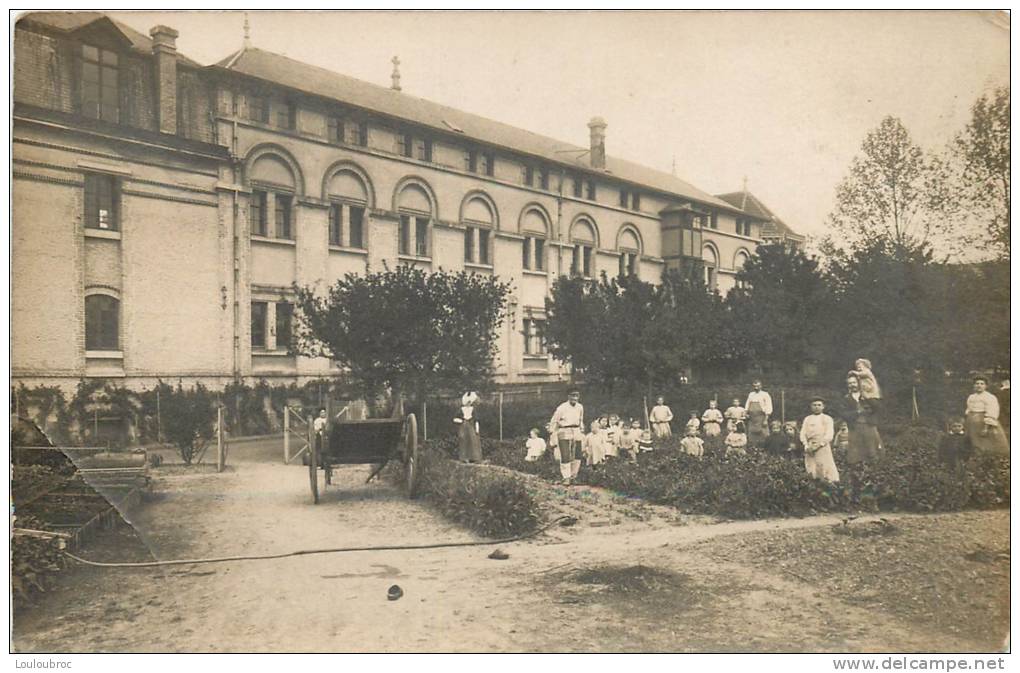 CARTE PHOTO NON IDENTIFIEE GROUPE D'ENFANTS AVEC ADULTES - A Identificar