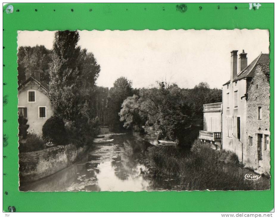 NOYERS SUR SEREIN LES BEAUX SITES DE LA VALLEE - Pontigny