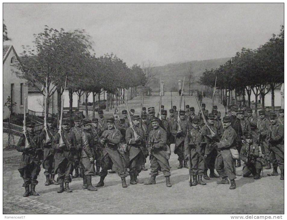 SAINT-NICOLAS-du-PORT (Meurthe-et-Moselle) - Intérieur Du Quartier Du 4e Bataillon De Chasseurs - Animée - Non  Voyagée - Saint Nicolas De Port