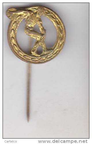 Romanian Old Sport Pin Badge - Disc Thrower - Athletics