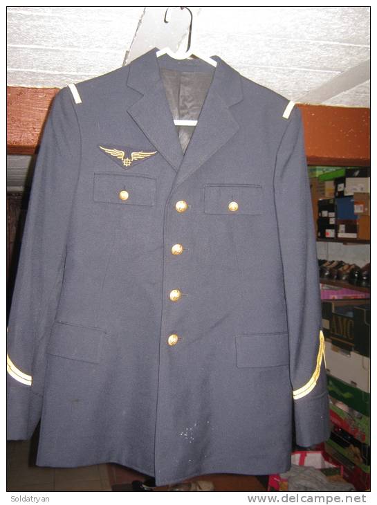 Veste Armée De L'air Sergent Mécanicien Avec Boutons Et Insigne Et Grades - Aviation