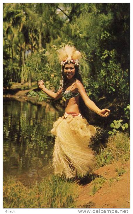 TAHITI TAMOURE EXECUTE PAR MISS LEA AVAEMAI MISS TAHITI 1964 - Danse