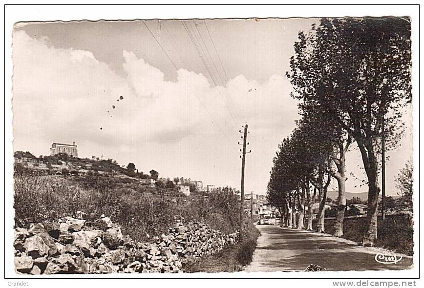 CUERS - ENTREE DU VILLAGE - ROUTE DE TOULON. - Cuers