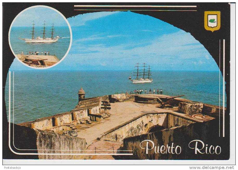 (AKK449) OLD SAN JUAN. A SCHOOL SHIP CROSSING AT EL MORRO. BARCO ESCUELA - Puerto Rico