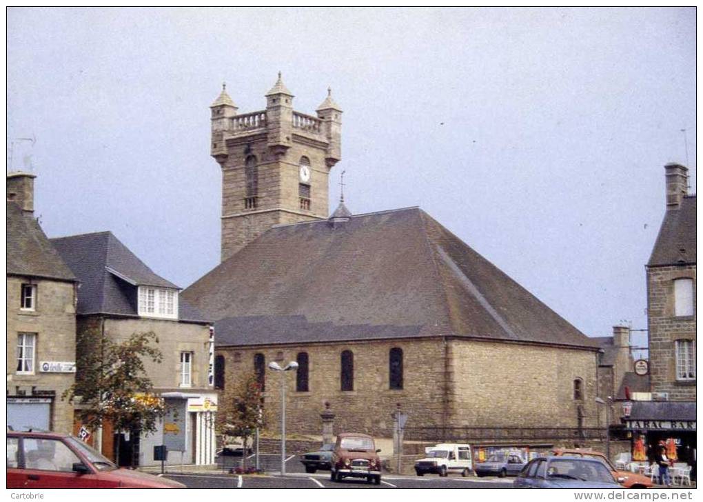 50 - SAINT-PIERRE-ÉGLISE - Le Centre Du Bourg - Animée, Voitures, Tabac - CPSM - Saint Pierre Eglise