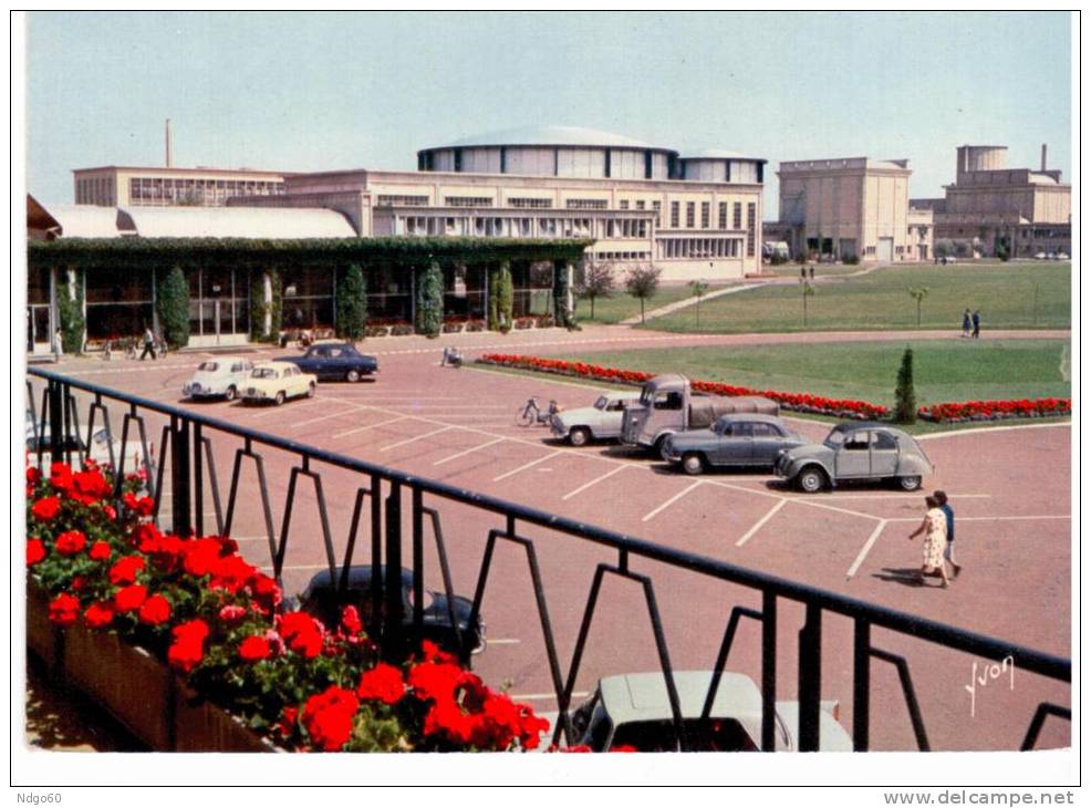 * C.E.N De Saclay - Le Restaurant Et Les Grands Réacteurs - Saclay