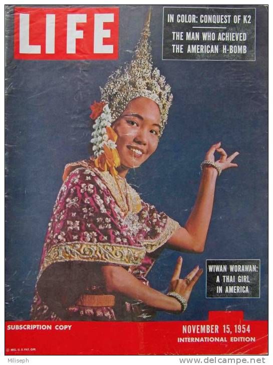 Magazine LIFE - NOVEMBER 15 , 1954 - INTER. ED. -  LES  ITALIENS CONQUIÈRENT LE SOMMET INACCESSIBLE - FIAT Etc  (3022) - Novità/ Affari In Corso