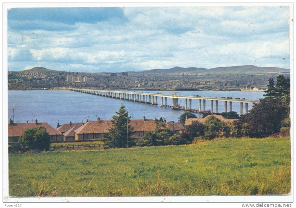 The Tay Road Bridge And Dundee From Newport, 1969 Postcard - Fife